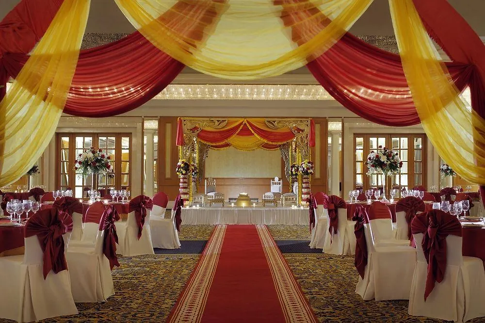 דובאי The Bristol Hotel By Royal Orchid Hotel Management 4*,