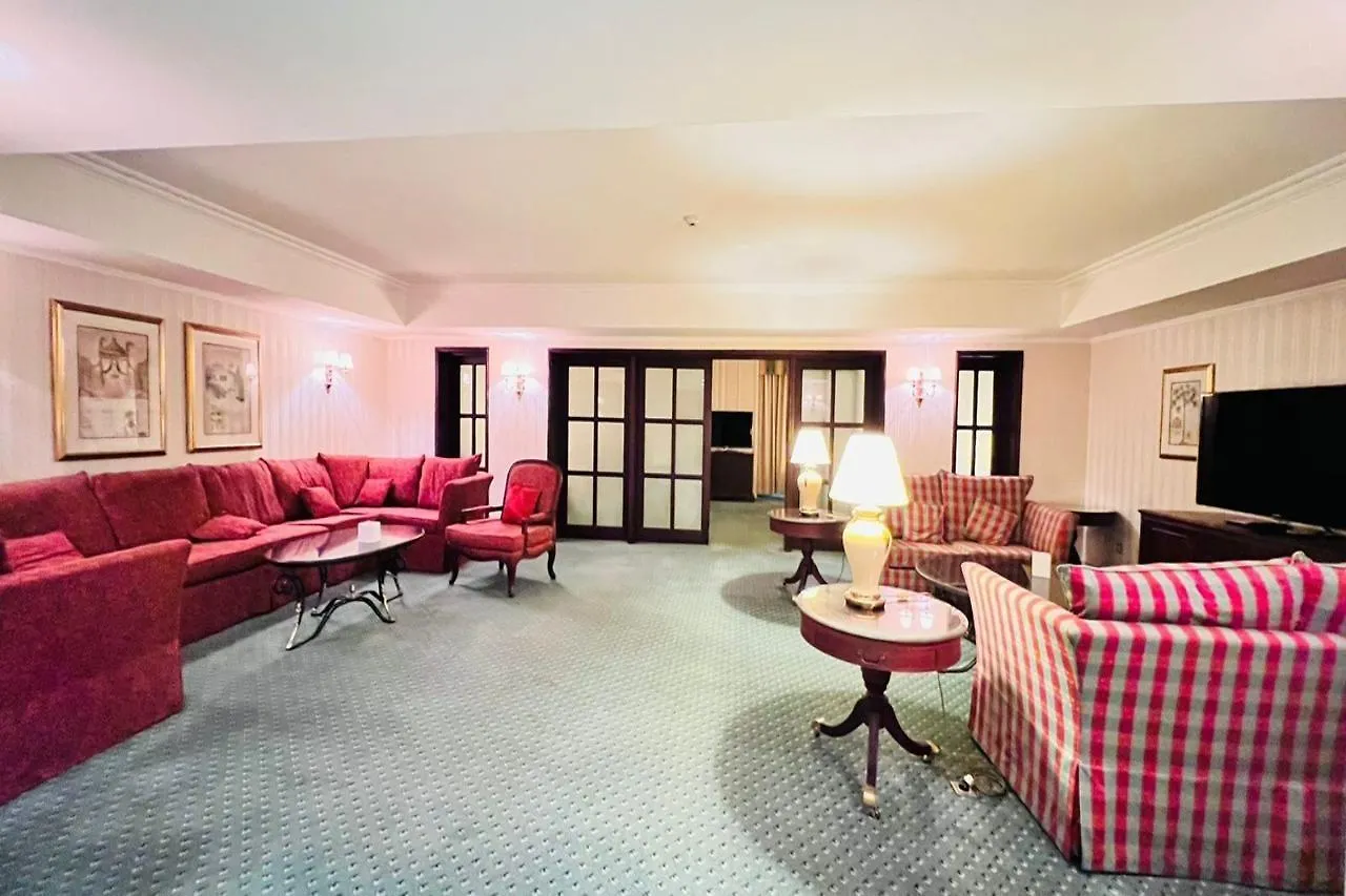 The Bristol Hotel Дубай