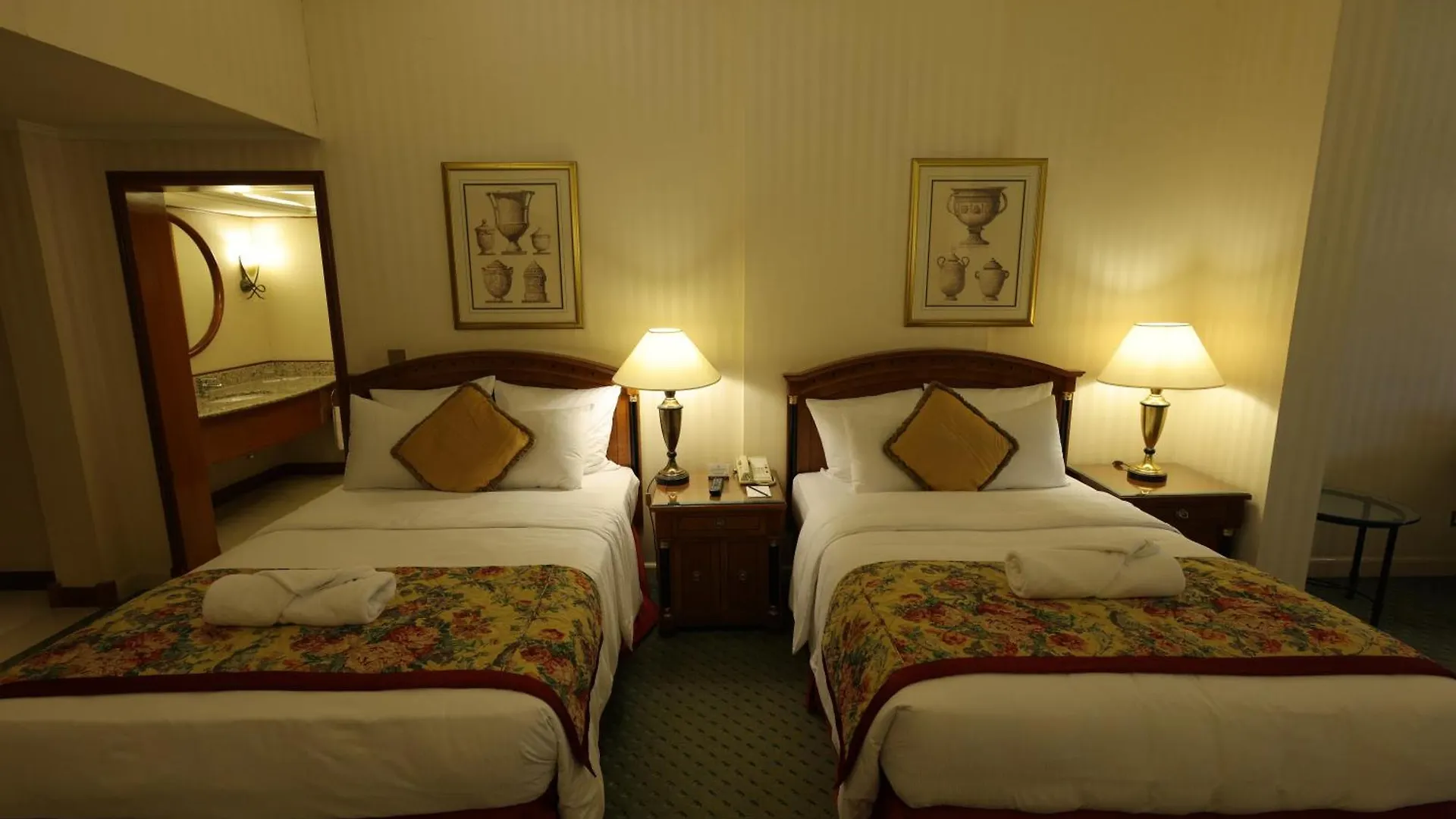 The Bristol Hotel By Royal Orchid Hotel Management Dubaj Spojené arabské emiráty