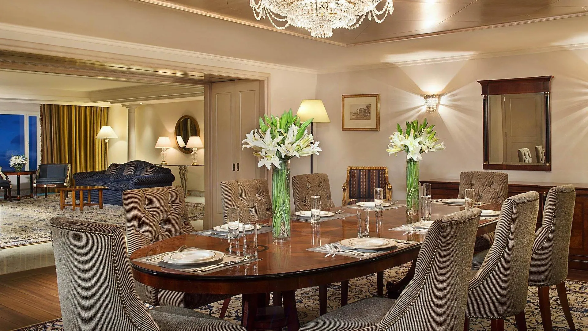 The Bristol Hotel Дубай