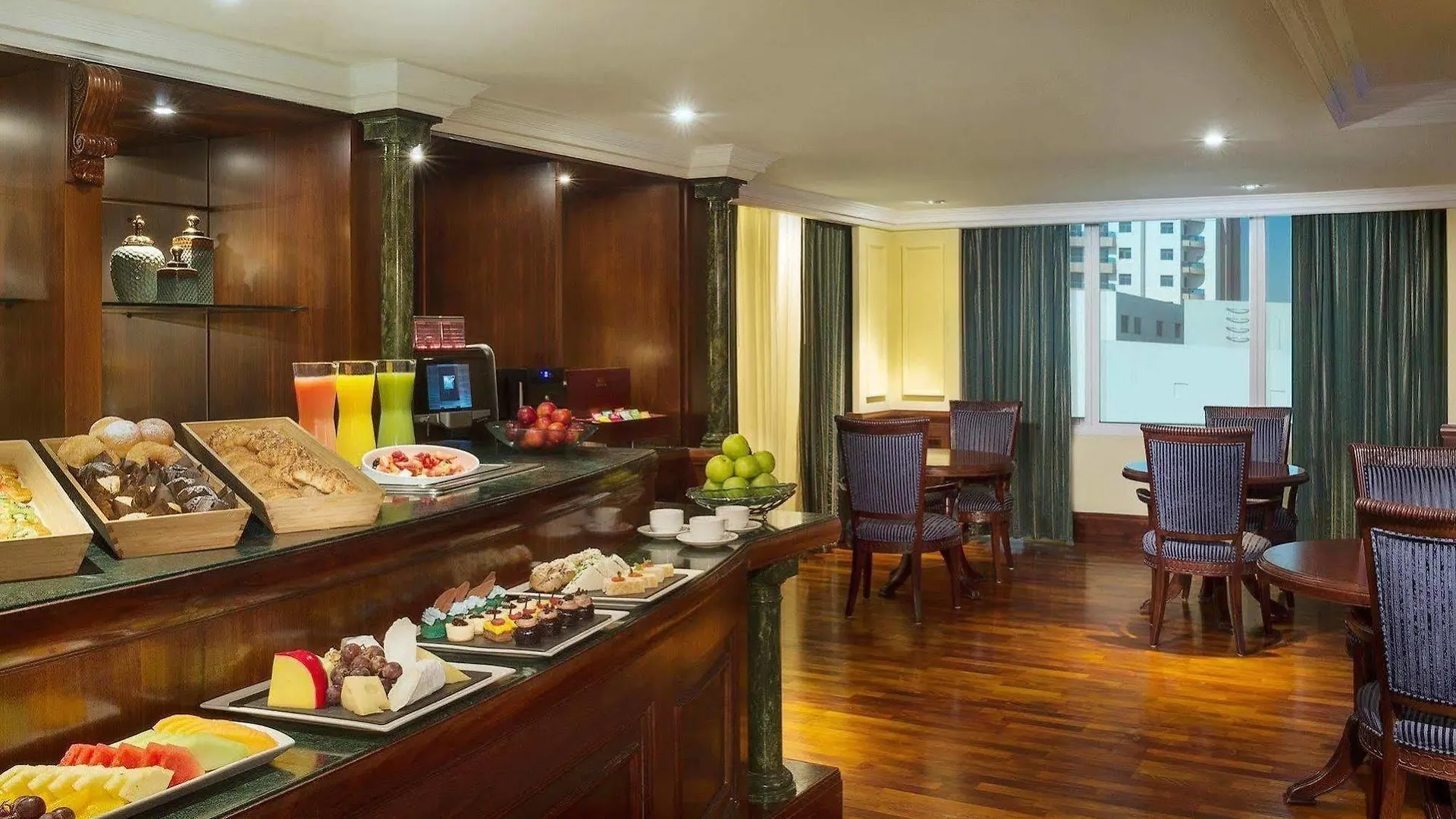 The Bristol Hotel Дубай ОАЭ