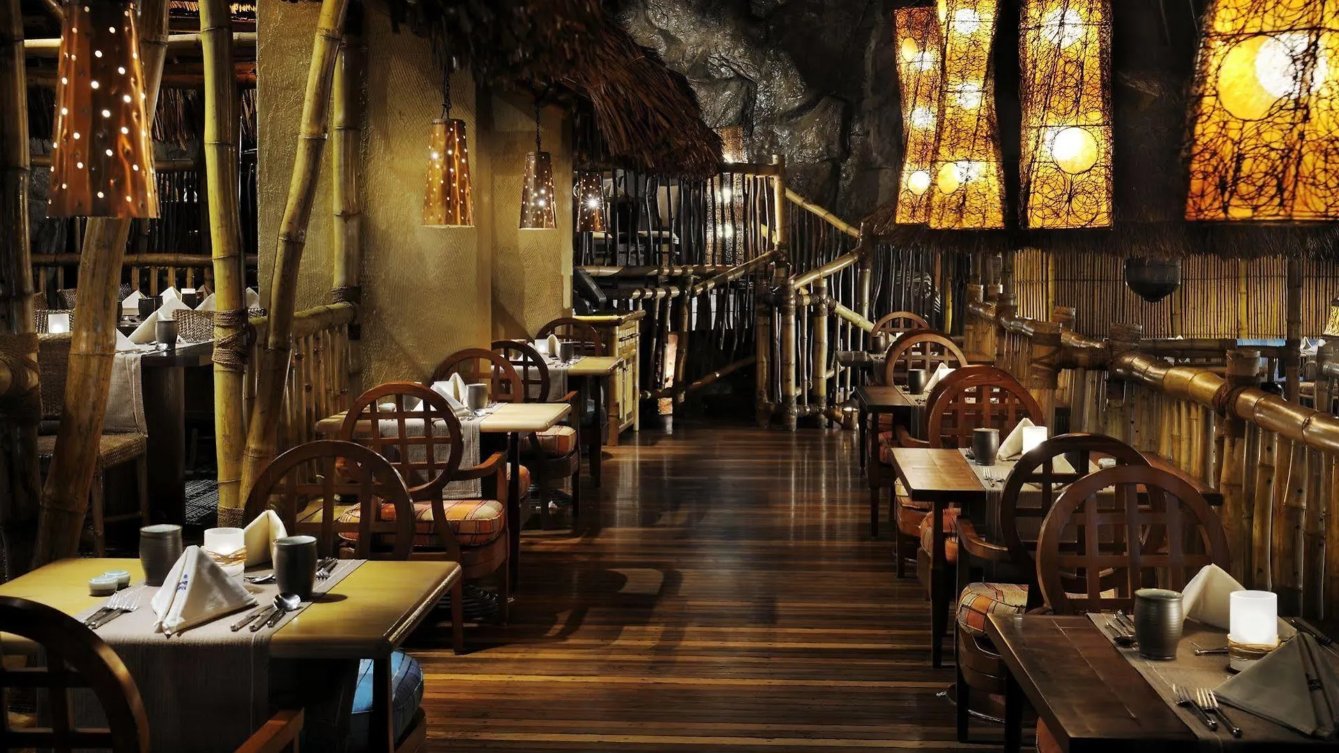 The Bristol Hotel Dubai 4*,